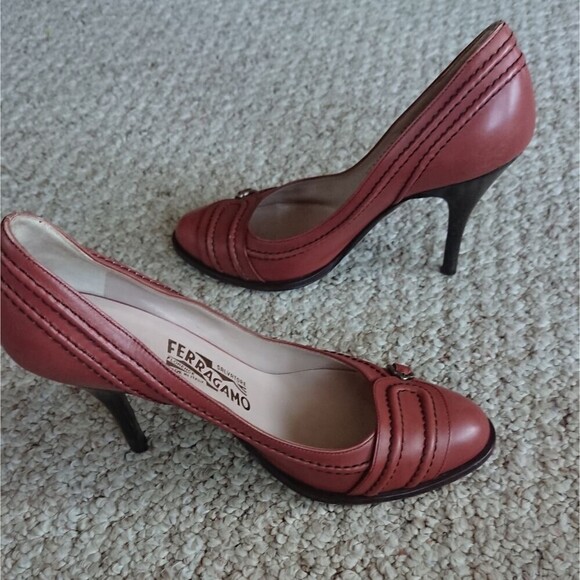 Salvatore Ferragamo rose brown color pumps size 8B - Picture 4 of 12